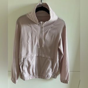 Lululemon light weight pull over